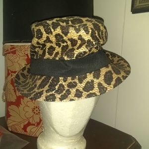 Fedora, Leopard, One Size